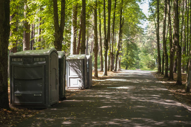 Best Construction site porta potty rental  in Clinton, IA